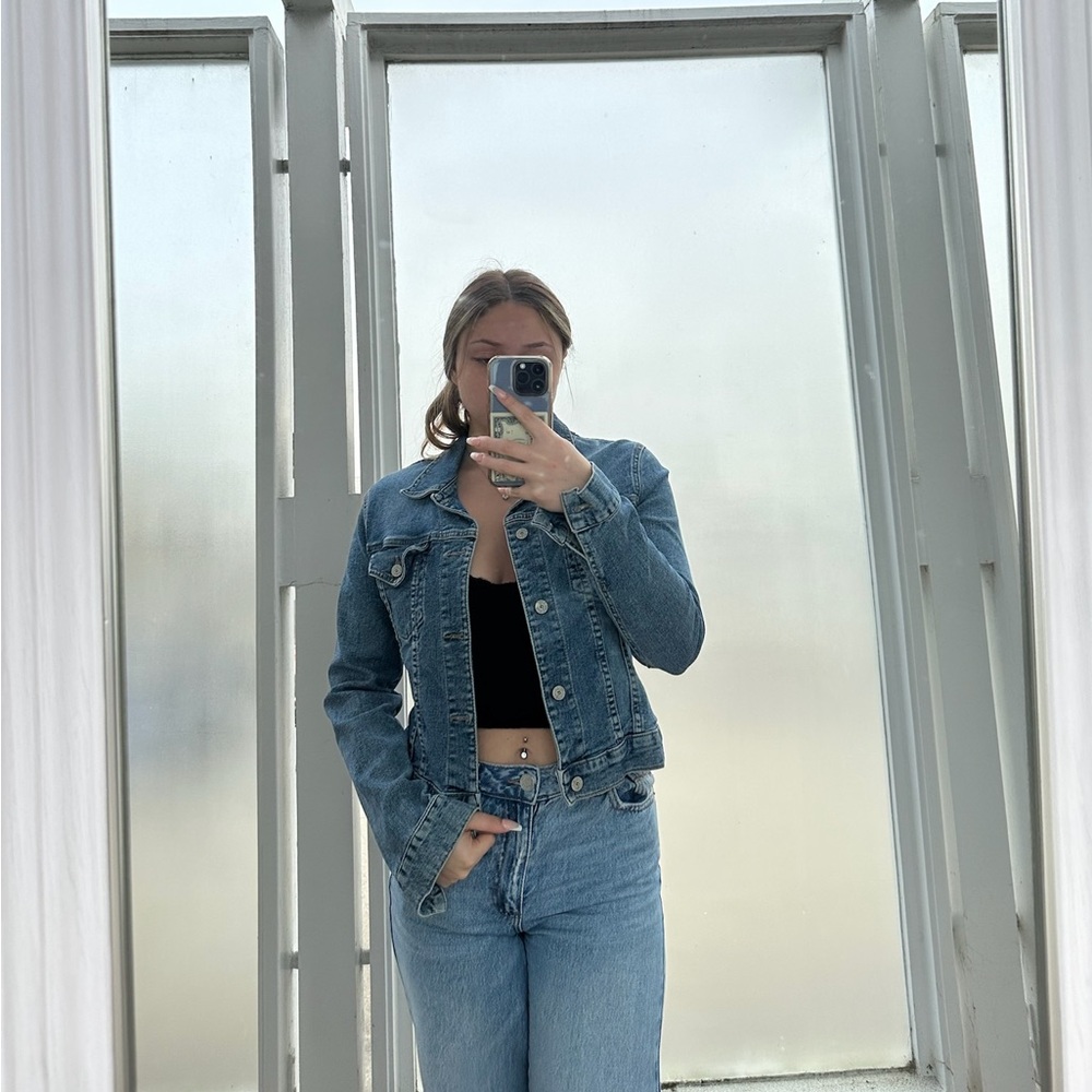 Denim Cropped Jacket - Picture 3 of 4